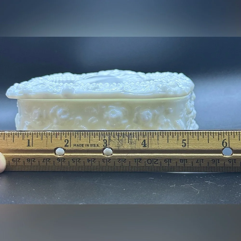 Jenny Lind Fostoria Vanity White Embossed Jewelry Box lidded